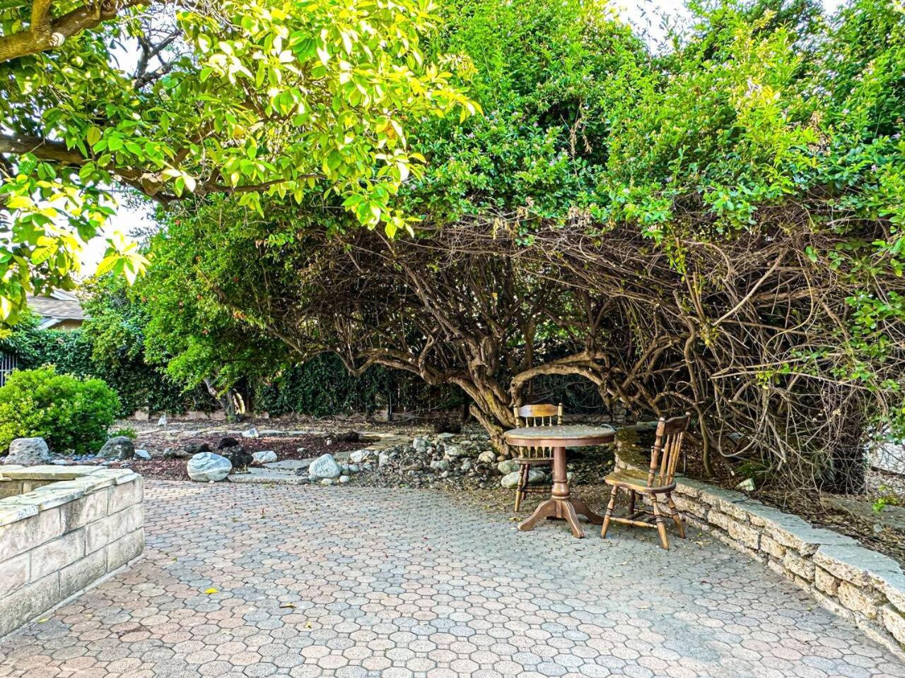 Sunny 1br Hideaway With Shared Pool Oasis -lou2-uc Holiday home