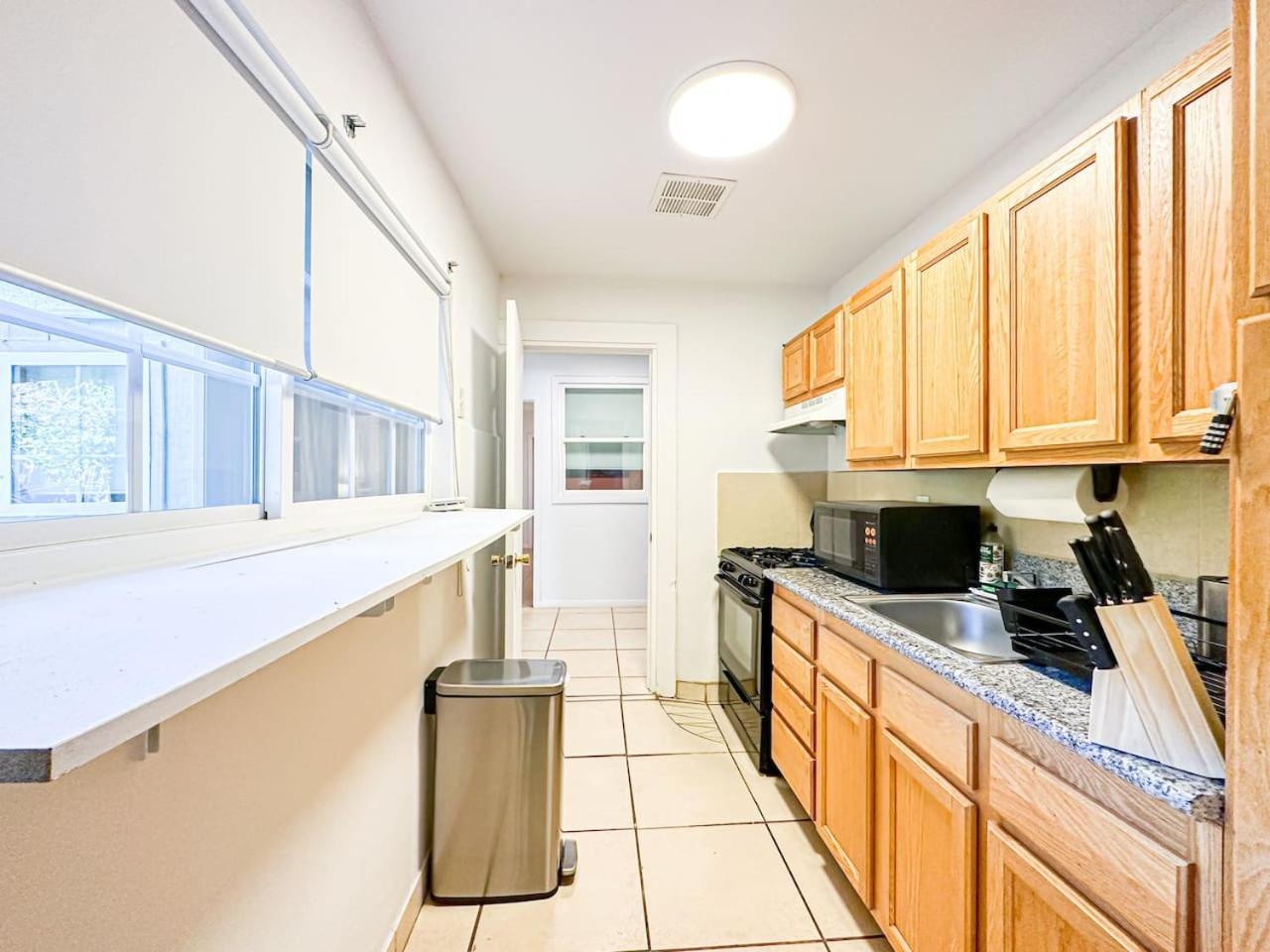 Sunny 1br Hideaway With Shared Pool Oasis -lou2-uc Los Angeles