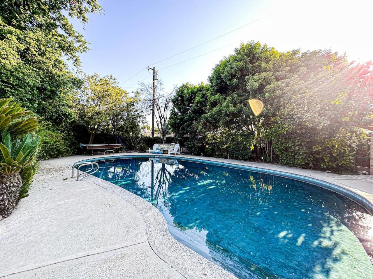 Sunny 1br Hideaway With Shared Pool Oasis -lou2-uc Holiday home *