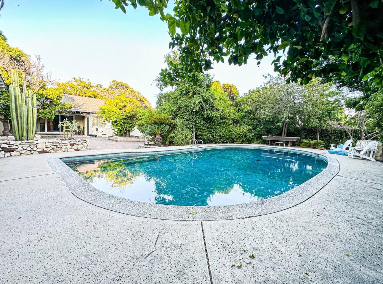 Sunny 1br Hideaway With Shared Pool Oasis -lou2-uc